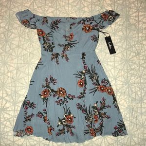Lulus Exclusive! Floral off-the-shoulder dress!